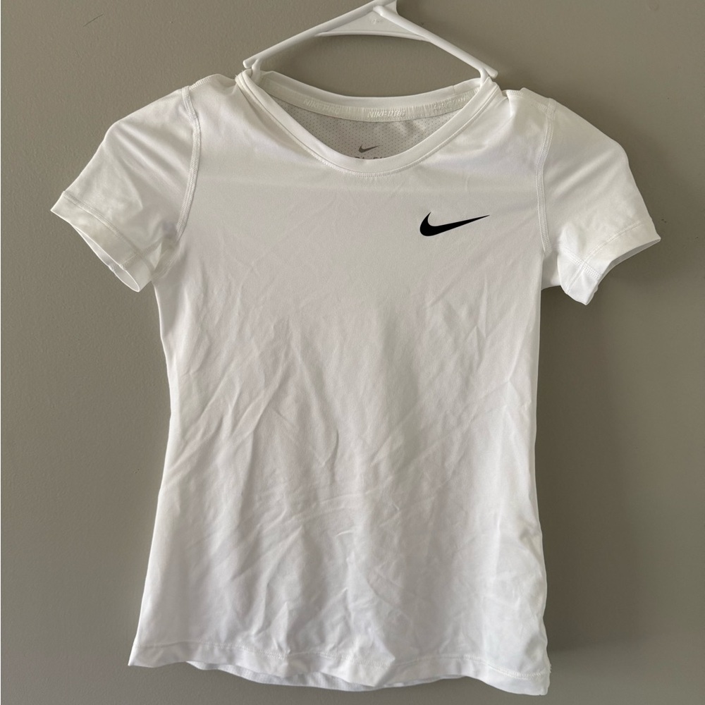 Nike White Fitted Short Sleeve Tee